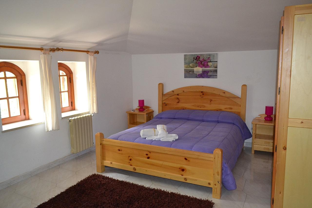 Вилла Agriturismo La Sorgente Delle Madonie Полицци-Дженероза Экстерьер фото