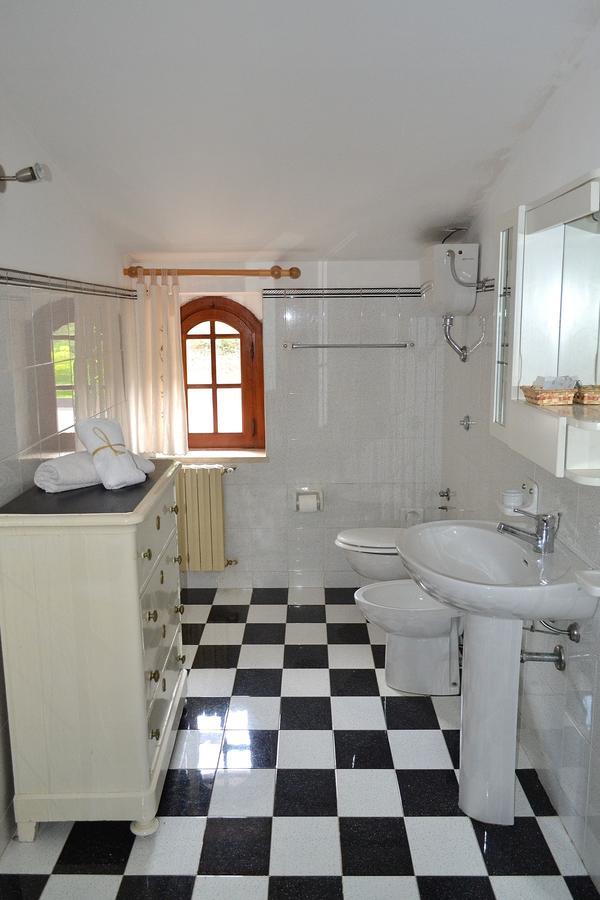 Вилла Agriturismo La Sorgente Delle Madonie Полицци-Дженероза Экстерьер фото