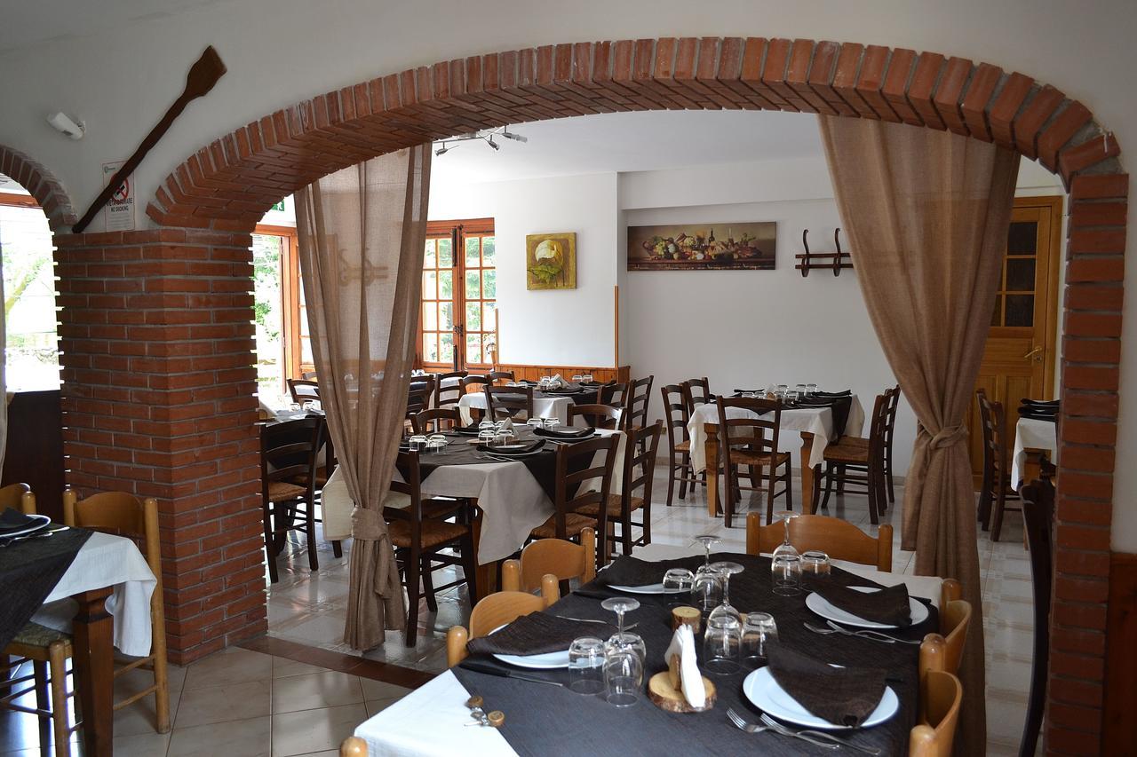 Вилла Agriturismo La Sorgente Delle Madonie Полицци-Дженероза Экстерьер фото