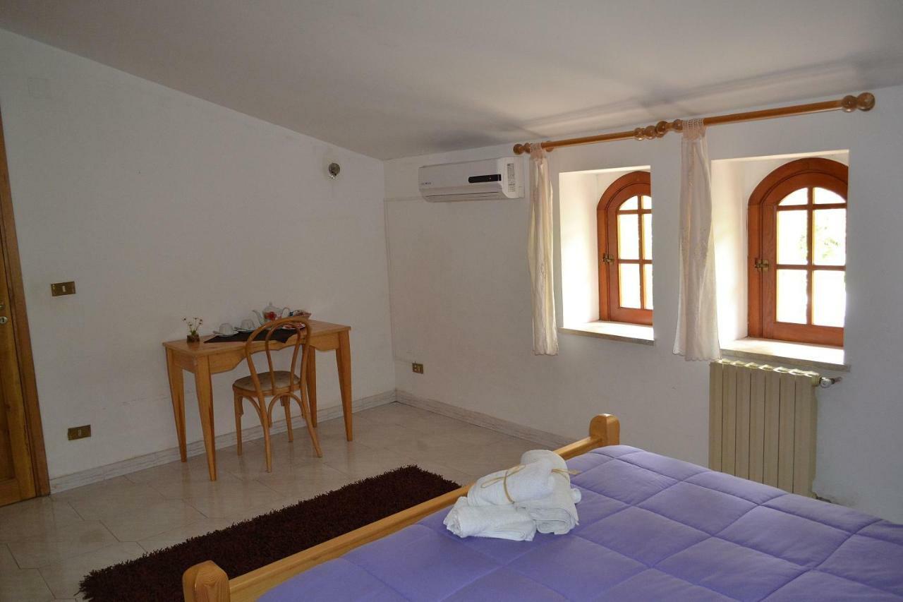 Вилла Agriturismo La Sorgente Delle Madonie Полицци-Дженероза Экстерьер фото